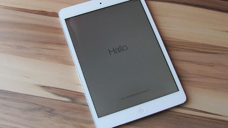 3-year-old kid tries to unlock dad's Apple iPad, device disables itself for 48 years